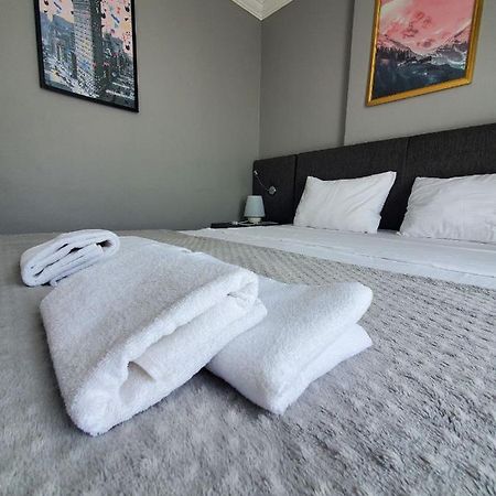 5 Mins To Airport Private Villa Room Istanbul Eksteriør bilde